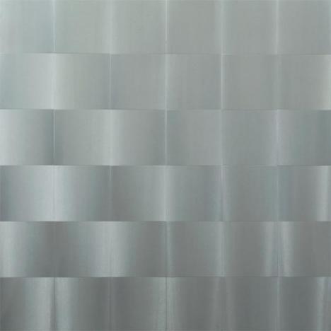 Getulio Alviani, <em>Surface with Vibrating Texture</em>, 1964, 83,6 x 83,2 cm, aluminium brossé sur panneau de composition - Collection MoMA