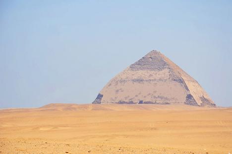 Pyramide Torta, Nécropole de Dahchur, Egypte © Gian Cornachini