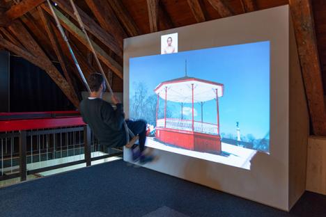 Lab212 (collectif), _Field, 2019, installation interactive présentée par la foire barcelonnaise Loop, invitée d'Art Genève 2020. © Yannick Luth/Courtesy Plateforme 10.