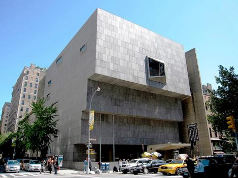 Le bâtiment de Manuel Breuer abritant temporairement la collection Frick à New York . © Gryffindor, 2010, CC BY-SA 3.0
