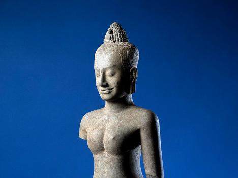 La déesse Prajnaparamita, grès, XIIe siècle, statue cambodgienne vendue au musée de Denver par le collectionneur Douglas Latchford. © Denver Museum of Art