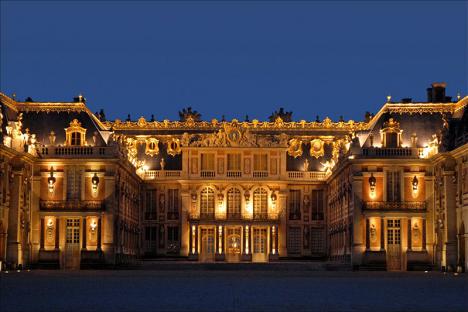 Le château de Versailles la nuit. © Jean-Pierre Dalbéra, 2010, CC BY 2.0