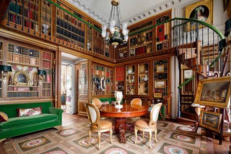 Bibliothèque de la duchesse de Berry reconstituée par Hubert Guerrand-Hermès à l’hôtel de Lannion. © Sotheby’s Art Digital Studio