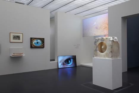 Vue de l'exposition « Lacan, l'exposition. Quand l'art rencontre la psychanalyse » au Centre Pompidou Metz. © Marc Domage © Adagp Paris 2024