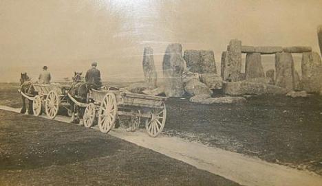Le site de Stonehenge vers 1885. Source Wikimedia / Public domain