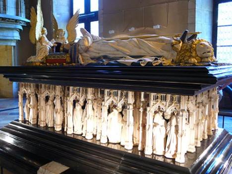 Le Tombeau du Duc Phillipe le Hardi constitué de 41 pleurants (1381-1410), Musée des beaux-arts de Dijon 