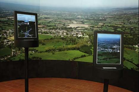 Les dispositifs de visite du Centre d’interprétation de l’architecture et du patrimoine (CIAP) du château de Sainte-Suzanne © Conseil départemental de la Mayenne