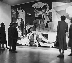 L'accrochage de Guernica en 1937