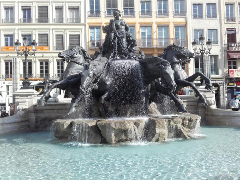 La fontaine de la place des Terreaux, réalisée par Bartholdi, et restaurée.