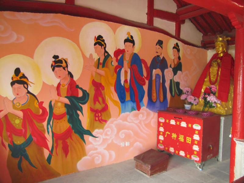 Intérieur du temple chinois après la "restauration"