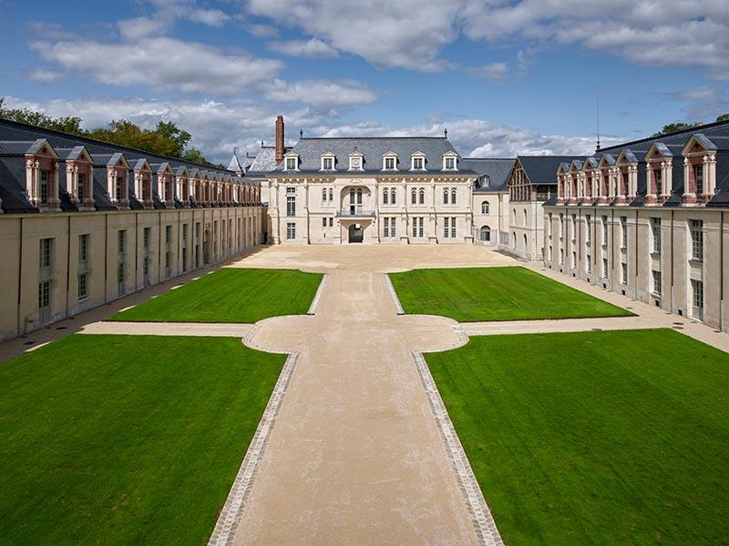 Château de Villers-Cotterêts, cour des offices, après restauration, août 2023 © Pierre-Olivier Deschamps / Agence Vu’ / CMN