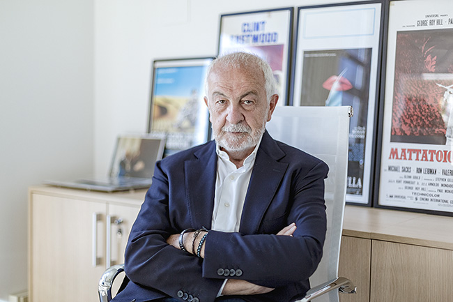 Essayiste et romancier italien 02 image