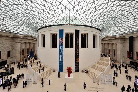 Dôme couvrant le parvis du British Museum, Londres