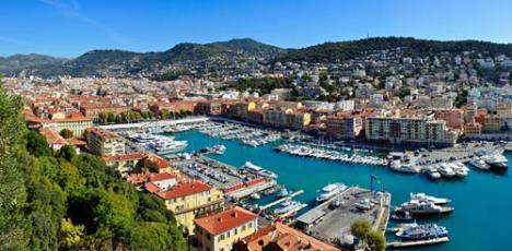 Le port de Nice vu de la colline du château