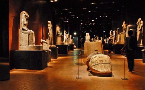 Salle des statues monumentales du musée égyptologique de Turin