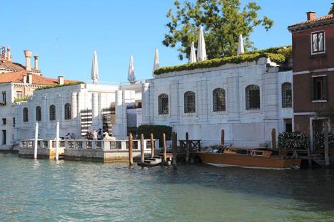 La Peggy Guggenheim collection à Venise vue du Grand Canal à Venise