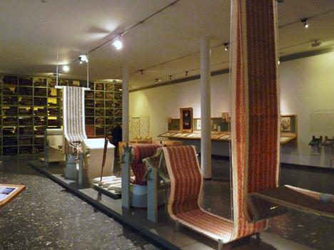 Musée de l'impression sur étoffes de Mulhouse : démonstration des différentes étapes de l'impression artisanale (XVIIIe s.)