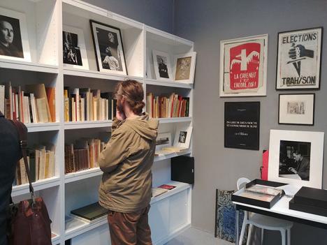 Stand de la librairie Jean-Yves Lacroix pendant le Salon du livre rare et de l’objet d’art 2018 