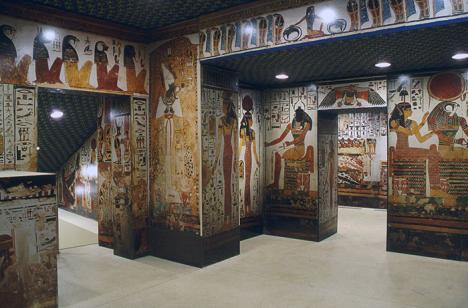 Reconstitution de la tombe de Nefertari au Musée de Tessé, Le Mans.