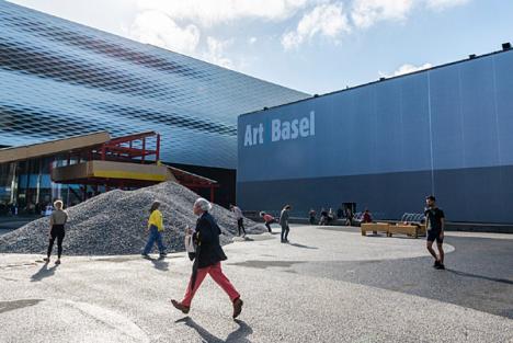 Vue de l'entrée d'Art Basel 2018.