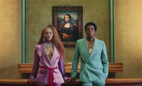 Beyoncé et Jay-z devant <em>La Joconde</em>.