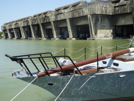Vue d'extérieur de la Base sous-marine de Bordeaux.