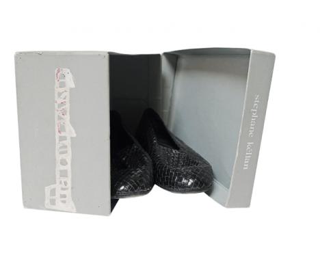 Boîte à chaussures.