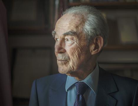 Robert Badinter chez lui, le 27 juin 2018.
