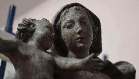 La sculpture de la <em>Vierge de la charité</em> au Musée des Beaux-arts de Chambéry, Juillet 2018.