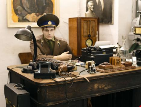Reconstitution d'un bureau soviétique au KGB Museum, à New York. KGB Spy Museum