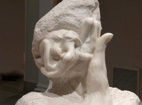 Auguste Rodin, <em>La main de Dieu</em>, créée en 1898, sculptée en 1917 dans du marbre. Source Ad Meskens