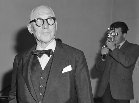 Le Corbusier au Stedelijk Museum en 1964 - Photo Joop van Bilsen / Anefo