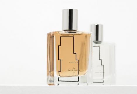 Image promotionnelle des deux parfums créés par Folie à Plusieurs pour le New Museum © Photo Sebastian Bach