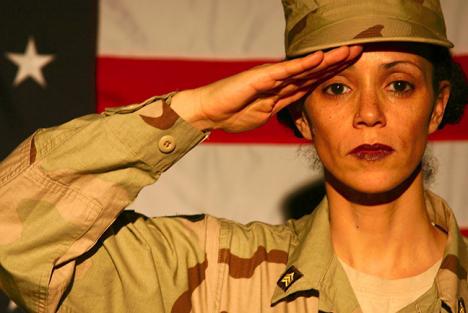 Coco Fusco, performance : A Room of One's Own: Women and Power in the New America (2006-2008) - © Photo Coco Fusco