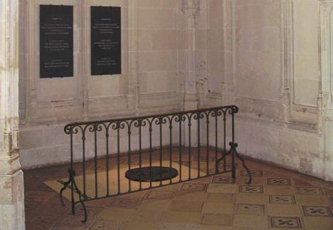 La tombe de Léonard de Vinci située dans la chapelle Saint-Hubert du Château d'Amboise