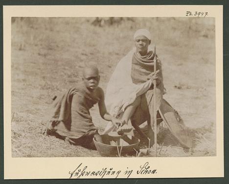 Arthur Rimbaud, Lavage des pieds au Choa, Ethiopie, 1887. © Photo Weltmuseum de Vienne.