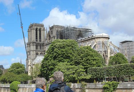 La cathédrale Notre-Dame de Paris quelques jours après l'incendie