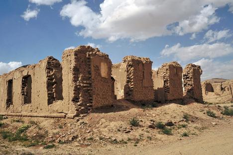 Ruines de la vieille ville de Ghazni en Afghanistan, 2010. © Photo Tech. Sgt. J.T. May III/PD US Air Force.