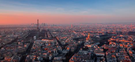 Vue panoramique de Paris au coucher de soleil © Luca Micheli