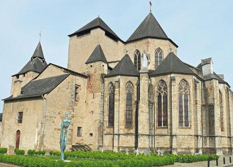 Chevet de la cathédrale Sainte-Marie d'Oloron. © Photo Mossot, 2011,