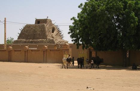 Le tombeau des Askia à Gao, Mali. © Photo David Sessoms, 2017, CC BY-SA 2.0.