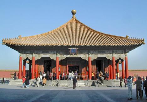 Le palais de l'Harmonie du milieu dans la cité interdite de Pékin. Photo Jean-Pierre Dalbéra, 2001, CC BY 2.0.
