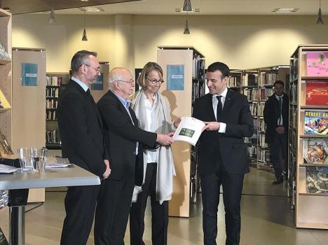 Remise du rapport d'Erik Orsenna sur les bibliothèques à Emmanuel Macron et Françoise Nyssen, le 20 février 2018 © Photo ActuaLitté, 2018