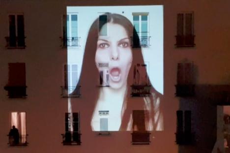 Romina de Novellis, #chezmaddalena, 2020, projection vidéo réalisée durant le confinement. © Romina de Novellis.
