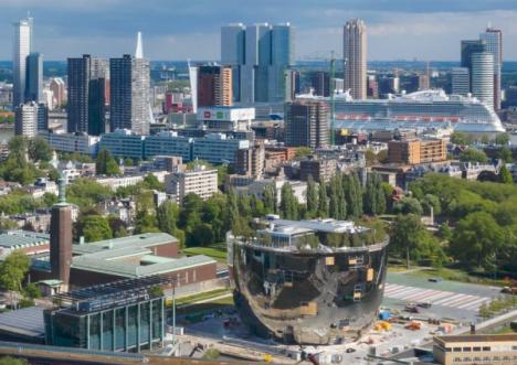Le musée Boijmans Van Beuningen avec le nouvel entrepôt en forme de bol. © Ossip van Duivenbode
