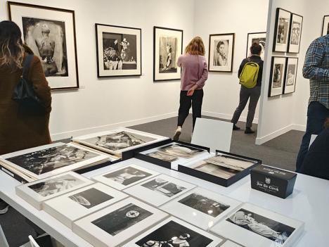 Solo show Joel-Peter Witkin, galeries Baudoin Lebon (Paris) et Etherthon (Tucson), Paris Photo 2019. © Photo LudoSane pour Le Journal des Arts