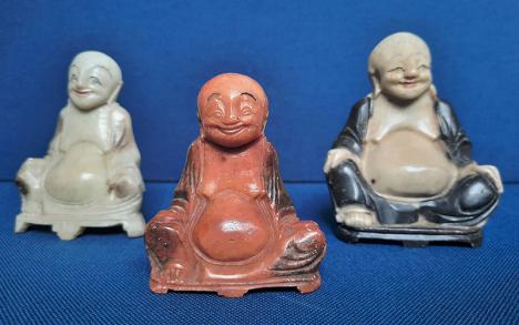 Figurines de Bouddha, vers 1900, Chine, pierre ollaire. © Fehn - und Schiffahrtsmuseum Westrhauderfehn