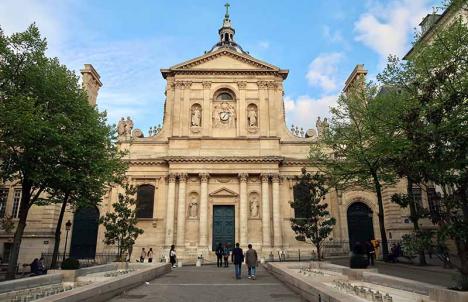 Façade de la chapelle Sainte-Ursule de l'Université la Sorbonne à Paris. © Celette, 2019.