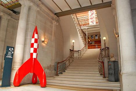 Entrée du musée belge de la bande dessinée à Bruxelles © EmDee, 2008, CC BY-SA 4.0