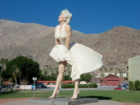 John Seward Johnson II, Forever Marylin, 2011, acier et aluminium, h. 8 m. © Fred Miller, 2013, CC BY-SA 2.0